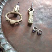 مجسمه قاجاری ودرکوب و انگشتر