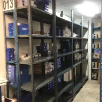 حراج شلف و پایه قفسه تمیز|کتابخانه، شلف، قفسههای دیواری|تهران, شهرک استقلال|دیوار