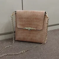 یه سری کیف و کفش و لباس