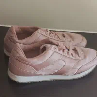 کتونی|کیف، کفش، کمربند|پرند, فاز ۲|دیوار