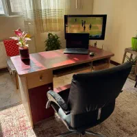 میز کامپیوتر ۱۳۰×۶۰ با صندلی ارگونومیک|میز تحریر و کامپیوتر|شاهینشهر, خانه کارگر|دیوار