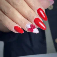 آموزش کاشت ناخن وپدیکور با مدرک فنی