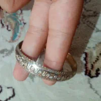 النگوی طلا.