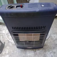 ۱ عدد بخاری گازی بدون دود و ۱ عدد برقی (در حد نو)