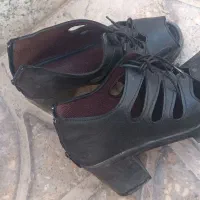 کفش پسرانه. کفش دخترانه. دمپایی. کفش زنانه|کیف، کفش، کمربند|برخوار, |دیوار