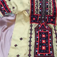 لباس دست دوچ تن نشده|لباس|سراوان, |دیوار