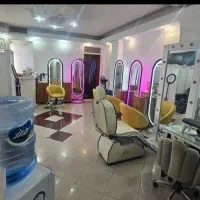 اجاره صندلی  اتاق  کراتین رنگ  ناخن مژه کوتاهی و