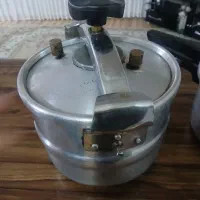 کتری و زودپز|ظروف پخت‌وپز|تربت جام, حافظ|دیوار