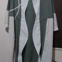 دو عدد مانتو|لباس|میانه, |دیوار