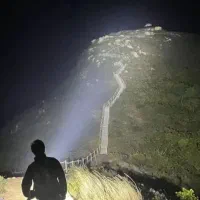 چراغ قوه ۸ کاره دستی|کوهنوردی و کمپینگ|شیروان (خراسان), |دیوار