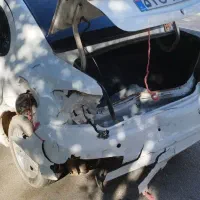 به یک نفر برق کار و کولر ساز  وارد ماشین ایرانی