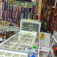 فروشنده نقره و بدلیجات