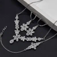 انگشتر نقره جواهری همراه با سرویس های نقره