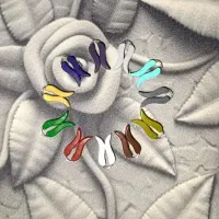 گیره روسری لاله ای