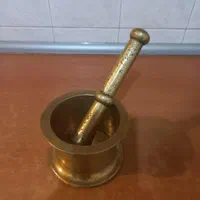 هاون قدیمی|کلکسیون اشیاء عتیقه|تهران, فلسطین (میدان انقلاب)|دیوار