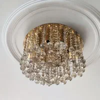 یک عدد لوستر کنترل دار