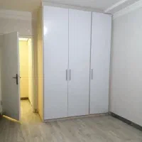 منزل دو طبقه درب ساختمان