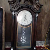 ساعت دیواری در حد نو