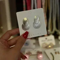 گوشواره های رنگ ثابت