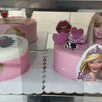 فروشنده خانم .