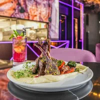 سالن کار/ساده/نیرو حرفه ای/ جهت کار در رستوران|استخدام خدمات فروشگاه و رستوران|تهران, زعفرانیه|دیوار