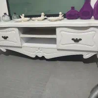 میزتلوزیون چوب و پروفیل  به اضافه لوستر سه شعله