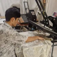 کارگر نگین زن