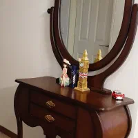 آیینه کنسول جنس چوب راش در حد نو