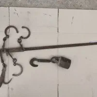 قپان یاقفون قدیمی ۳در|کلکسیون اشیاء عتیقه|مهریز, |دیوار