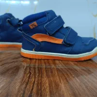 پوتین و کاپشن بچگانه|کفش و لباس بچه|فاضل آباد, |دیوار