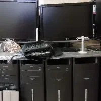 فروش تعدادی کامپیوتر با قیمت مناسب