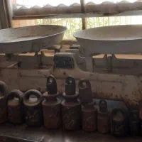 ترازوی قدیمی سنگی