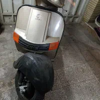 یک دستگاه موتور سیکلت با جاج هندی