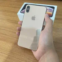 ایفون XS Max ‌۵۱۲ گیگ سالم بدون خط‌وخش ۴ قاب هدیه