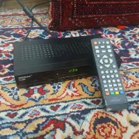 میز تلویزیون . دستگاه دیجیتال