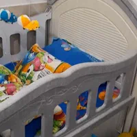 تخت و کمد نوزاد