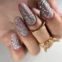 کاشت ناخن با قیمت ویژه