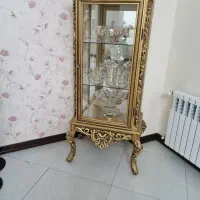 ویترین  ساعت  همراه شمعدان برنز