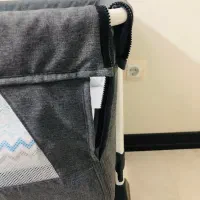 تخت کنار مادر زویه|تخت و صندلی بچه|اصفهان, شهرک کاوه|دیوار