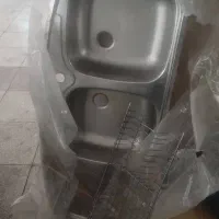 کابینت نو و تمیز بهمراه سینک دو لگنه