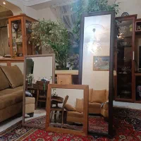 آیینه با قاب چوبی و ..