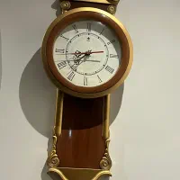 ساعت دیواری تمیز