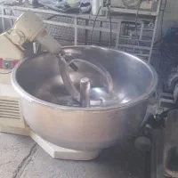 خمیر گیر ۱۸۰ کیلویی ۳کیسه و پهن کن قلطک نانوایی