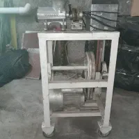 یک دستگاه چرخ گوشتی نمره ۲۴