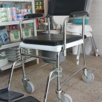 ویلچر حمام و دستشویی