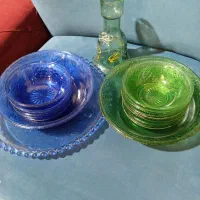 وسایل های خیلی قدیمی ظروف