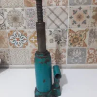 جک روغنی نیسان و وانت|قطعات یدکی و لوازم جانبی|رشت, منظریه|دیوار