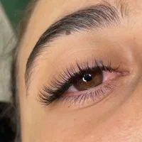 اکستنشن و لیفت و لمینت مژه و ابرو . و بافت مو|خدمات آرایشگری و زیبایی|آباده, |دیوار