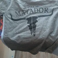 تی شرت و کتونی|لباس|اسفرورین, |دیوار