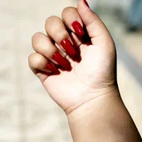 مدل برای ترمیم و لمینت ژورنالی
